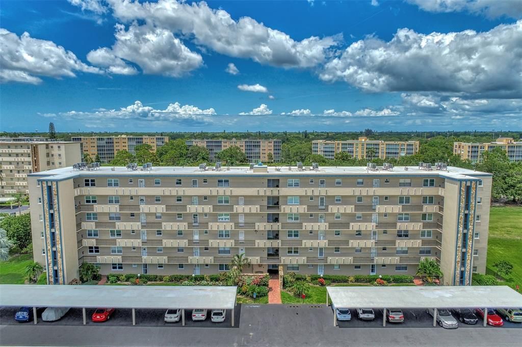 For Sale: $214,900 (2 beds, 2 baths, 1008 Square Feet)