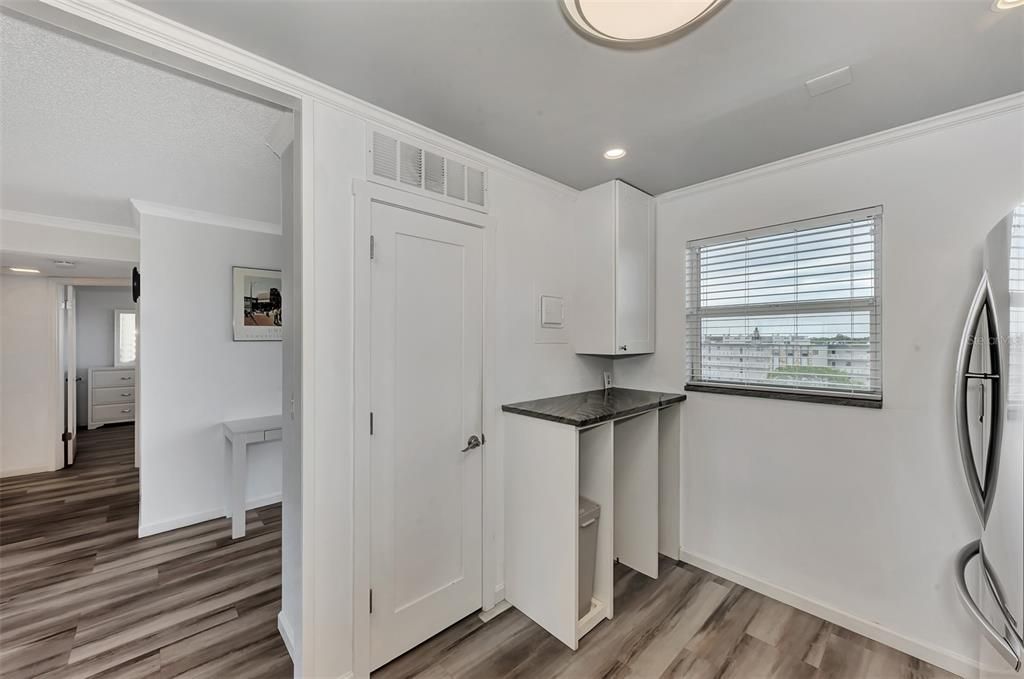 For Sale: $214,900 (2 beds, 2 baths, 1008 Square Feet)