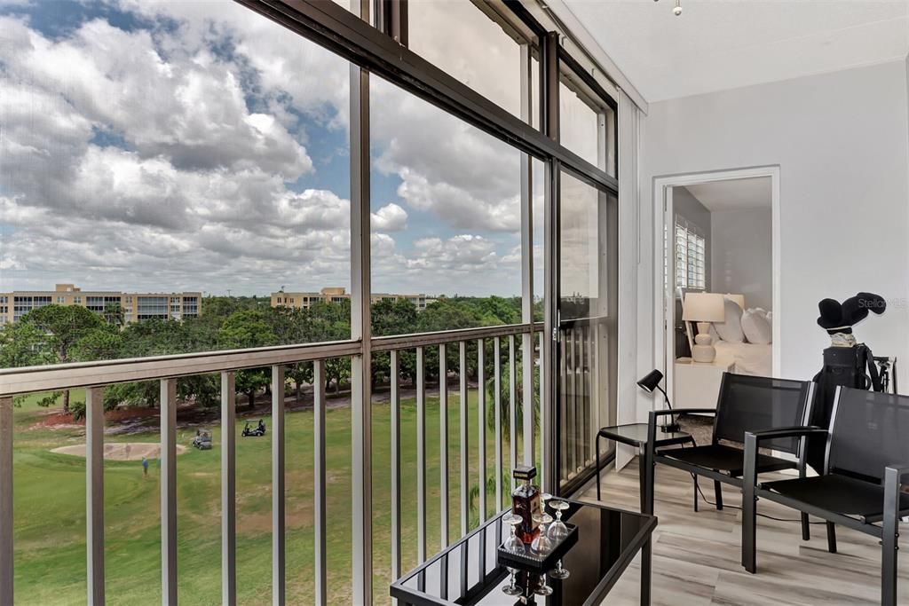 For Sale: $214,900 (2 beds, 2 baths, 1008 Square Feet)