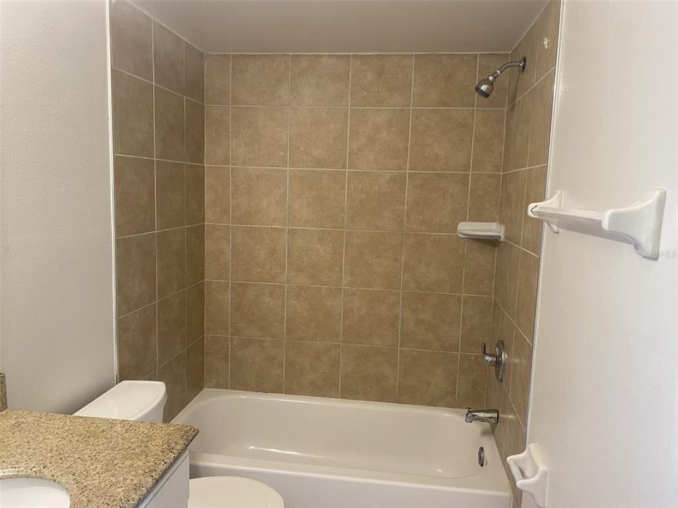 For Sale: $169,900 (2 beds, 2 baths, 875 Square Feet)