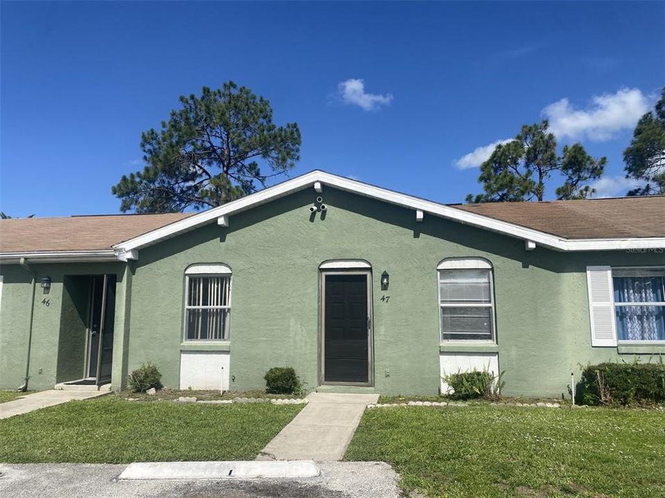 For Sale: $169,900 (2 beds, 2 baths, 875 Square Feet)
