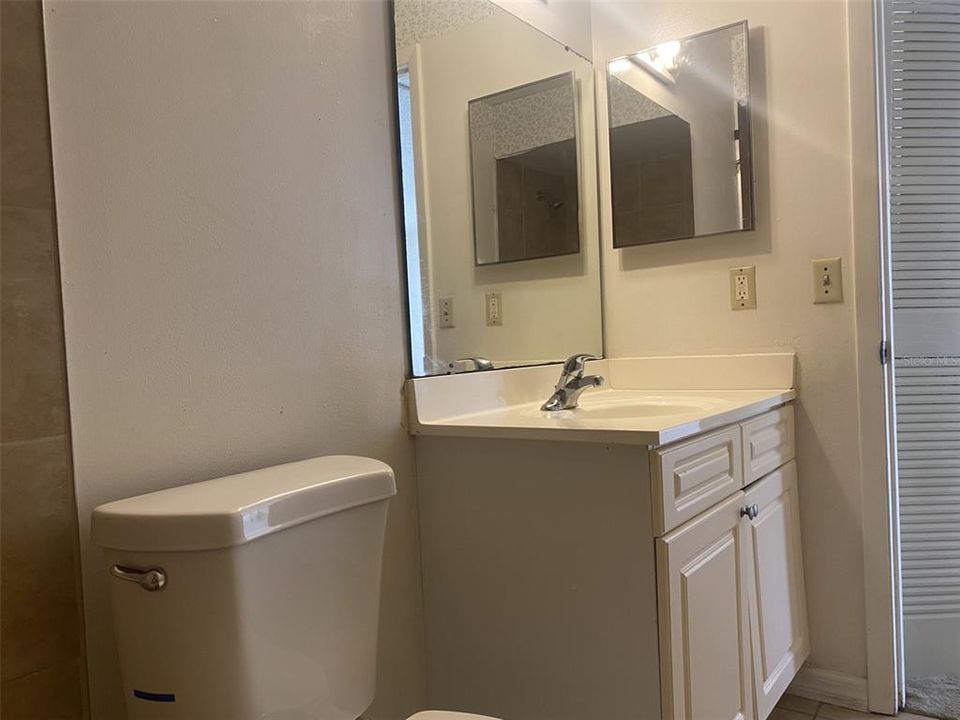 For Sale: $169,900 (2 beds, 2 baths, 875 Square Feet)