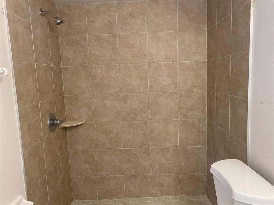 For Sale: $169,900 (2 beds, 2 baths, 875 Square Feet)
