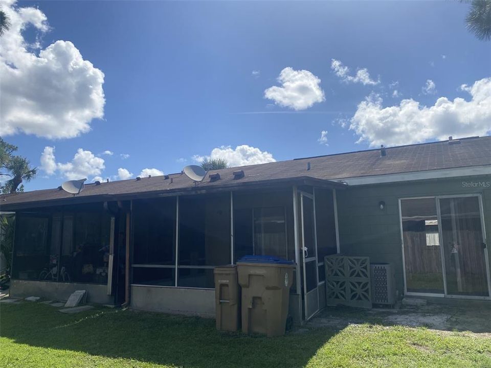 For Sale: $169,900 (2 beds, 2 baths, 875 Square Feet)