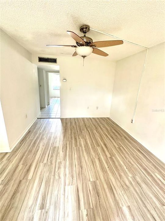 For Rent: $1,200 (1 beds, 1 baths, 650 Square Feet)