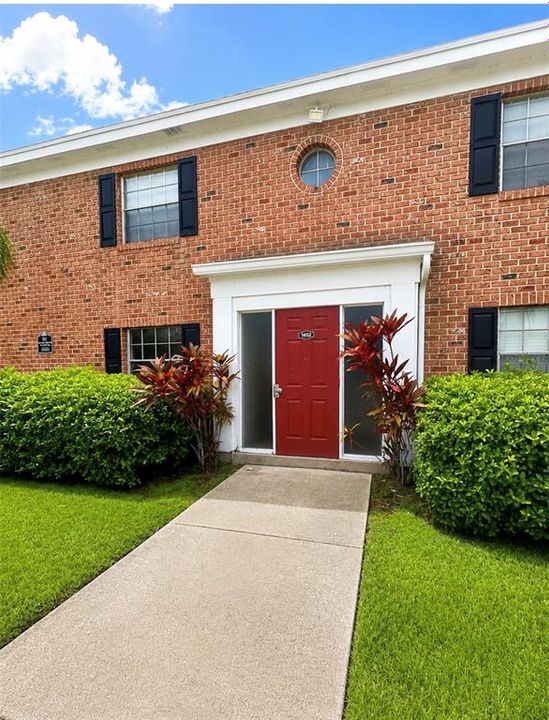 For Rent: $1,200 (1 beds, 1 baths, 650 Square Feet)