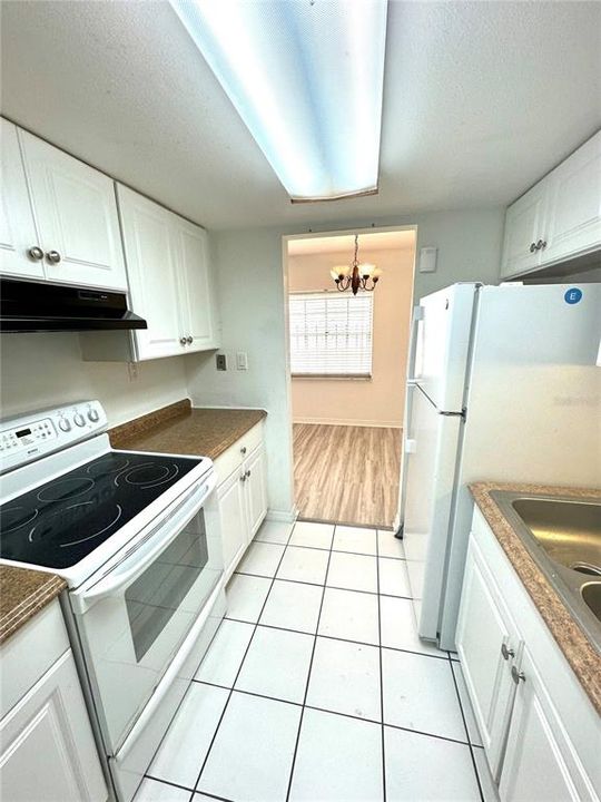 For Rent: $1,200 (1 beds, 1 baths, 650 Square Feet)
