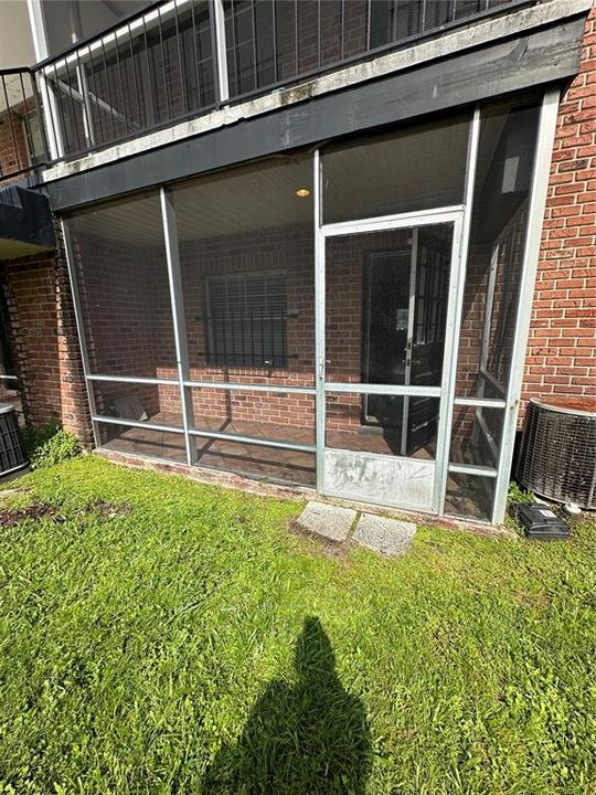 For Rent: $1,200 (1 beds, 1 baths, 650 Square Feet)