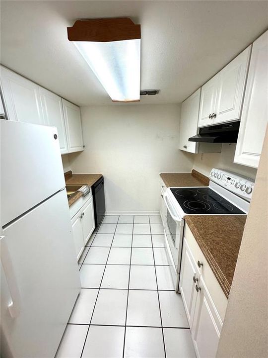 For Rent: $1,200 (1 beds, 1 baths, 650 Square Feet)