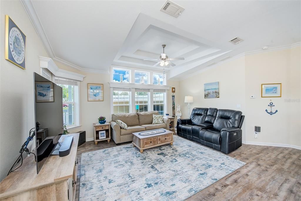 For Sale: $259,900 (3 beds, 2 baths, 1382 Square Feet)