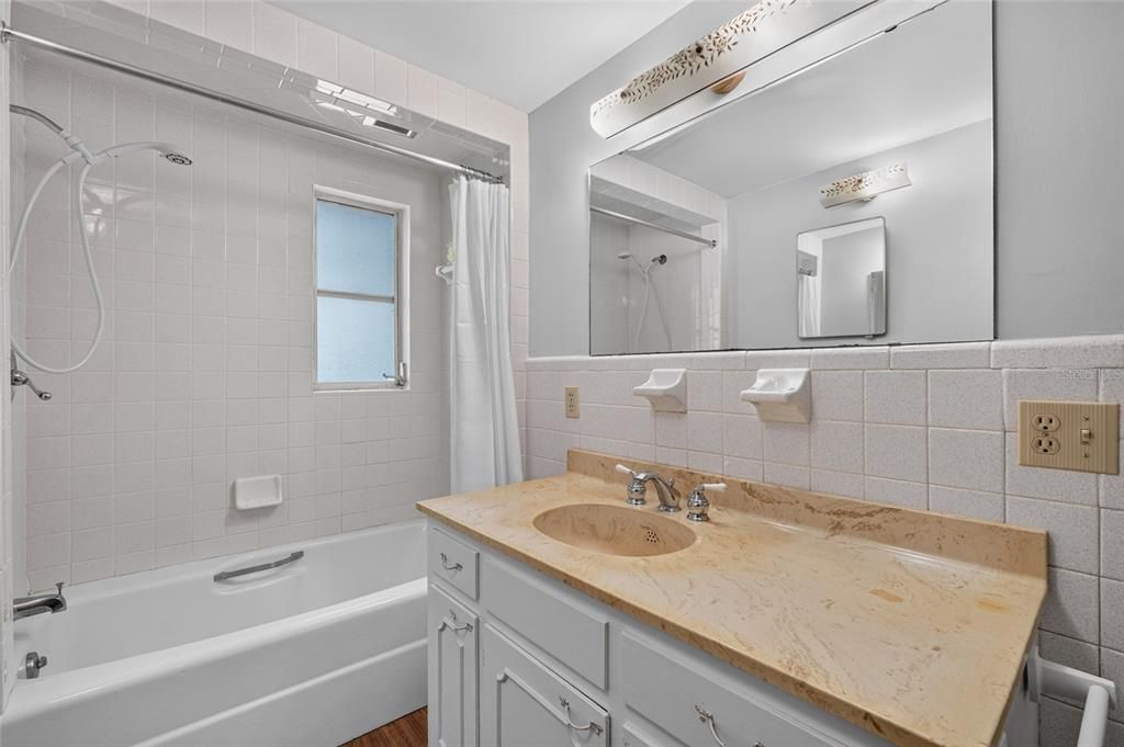 En Venta: $365,000 (3 camas, 2 baños, 1524 Pies cuadrados)