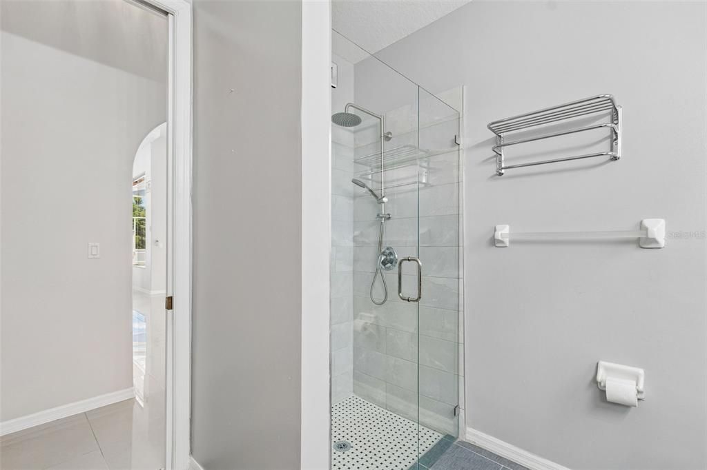 En Venta: $799,000 (4 camas, 3 baños, 3773 Pies cuadrados)