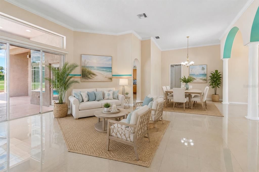 En Venta: $799,000 (4 camas, 3 baños, 3773 Pies cuadrados)