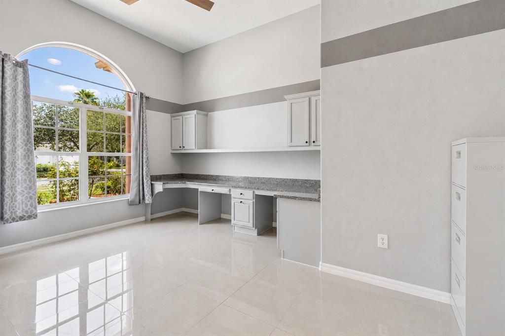 En Venta: $799,000 (4 camas, 3 baños, 3773 Pies cuadrados)