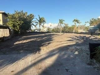 For Sale: $1,000,050 (0.16 acres)