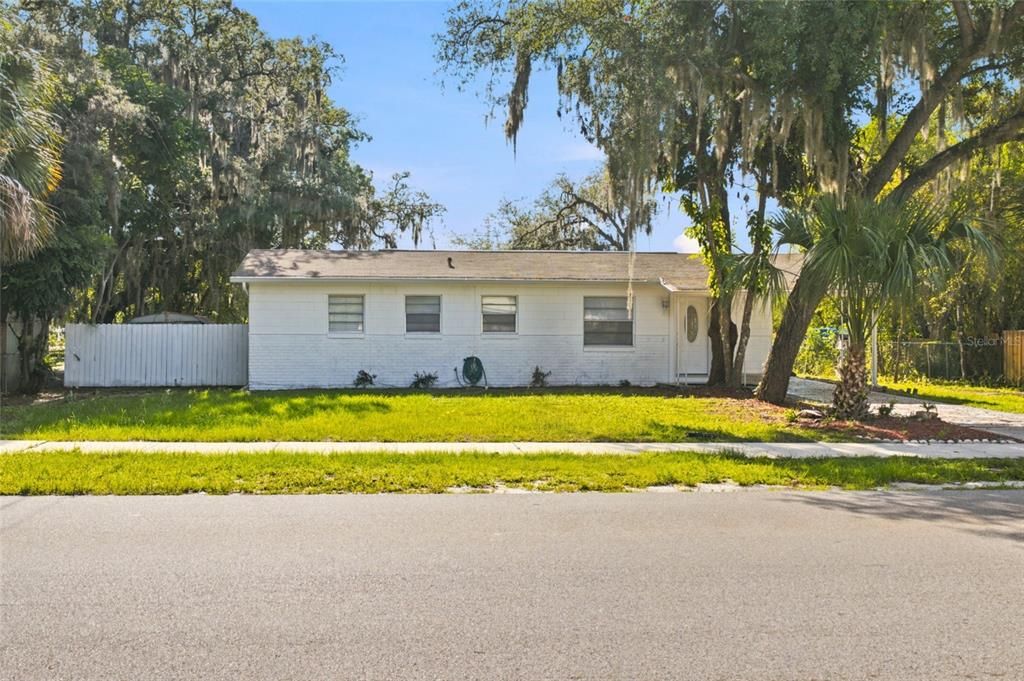 For Sale: $325,000 (2 beds, 1 baths, 920 Square Feet)
