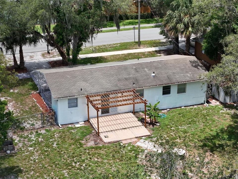 For Sale: $325,000 (2 beds, 1 baths, 920 Square Feet)