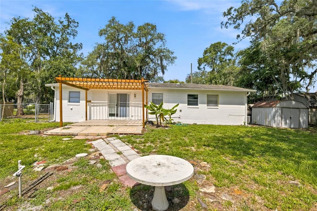 For Sale: $325,000 (2 beds, 1 baths, 920 Square Feet)