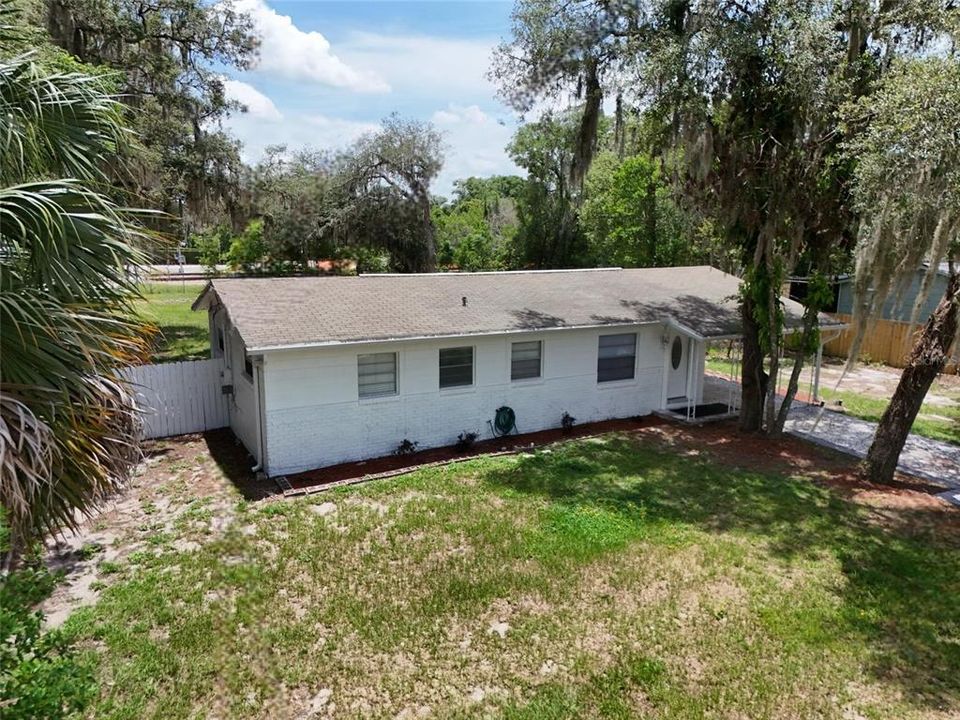 For Sale: $325,000 (2 beds, 1 baths, 920 Square Feet)