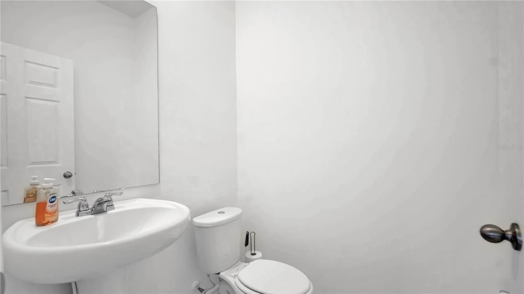 For Sale: $390,000 (4 beds, 2 baths, 2011 Square Feet)