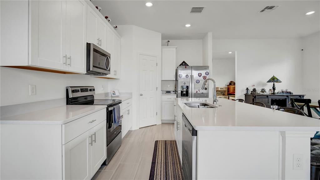 For Sale: $390,000 (4 beds, 2 baths, 2011 Square Feet)