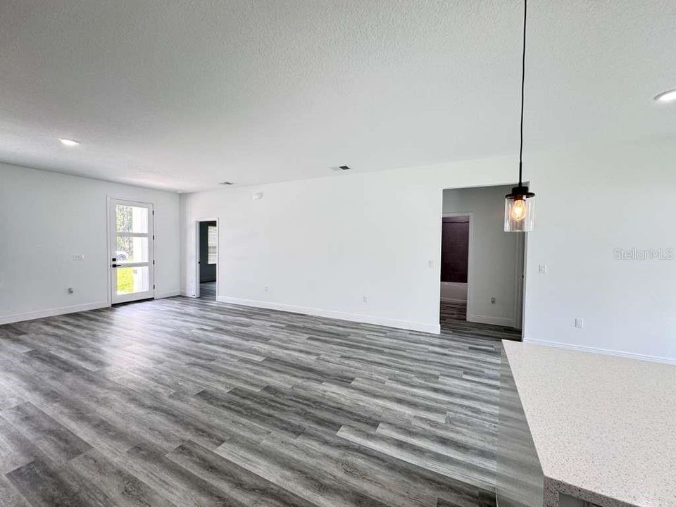 В аренду: $1,995 (4 спален, 2 ванн, 1774 Квадратных фут)