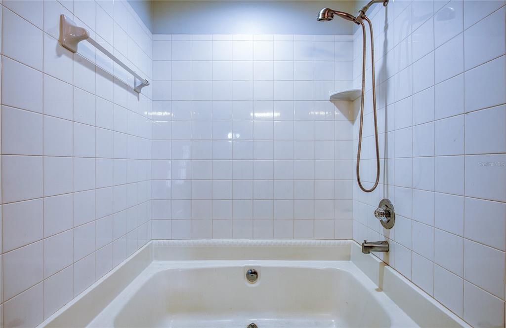 For Rent: $2,350 (3 beds, 2 baths, 1410 Square Feet)