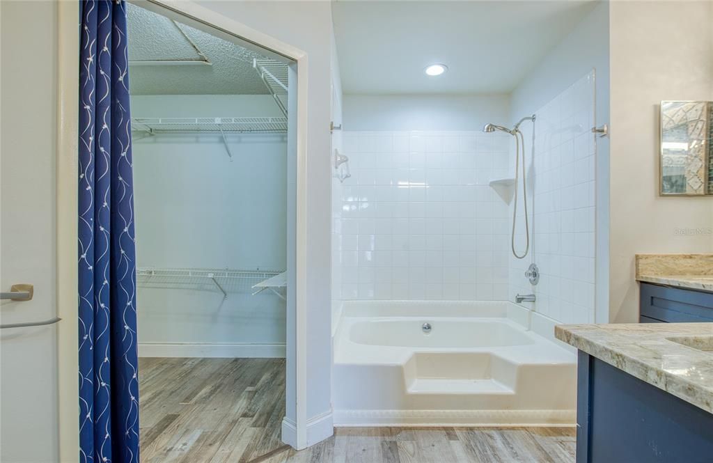 For Rent: $2,350 (3 beds, 2 baths, 1410 Square Feet)