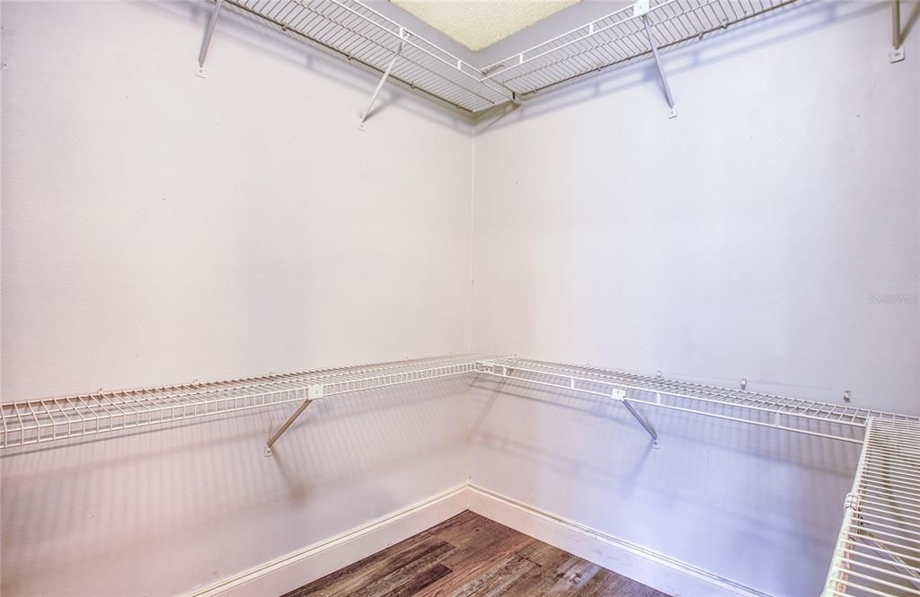 For Rent: $2,350 (3 beds, 2 baths, 1410 Square Feet)