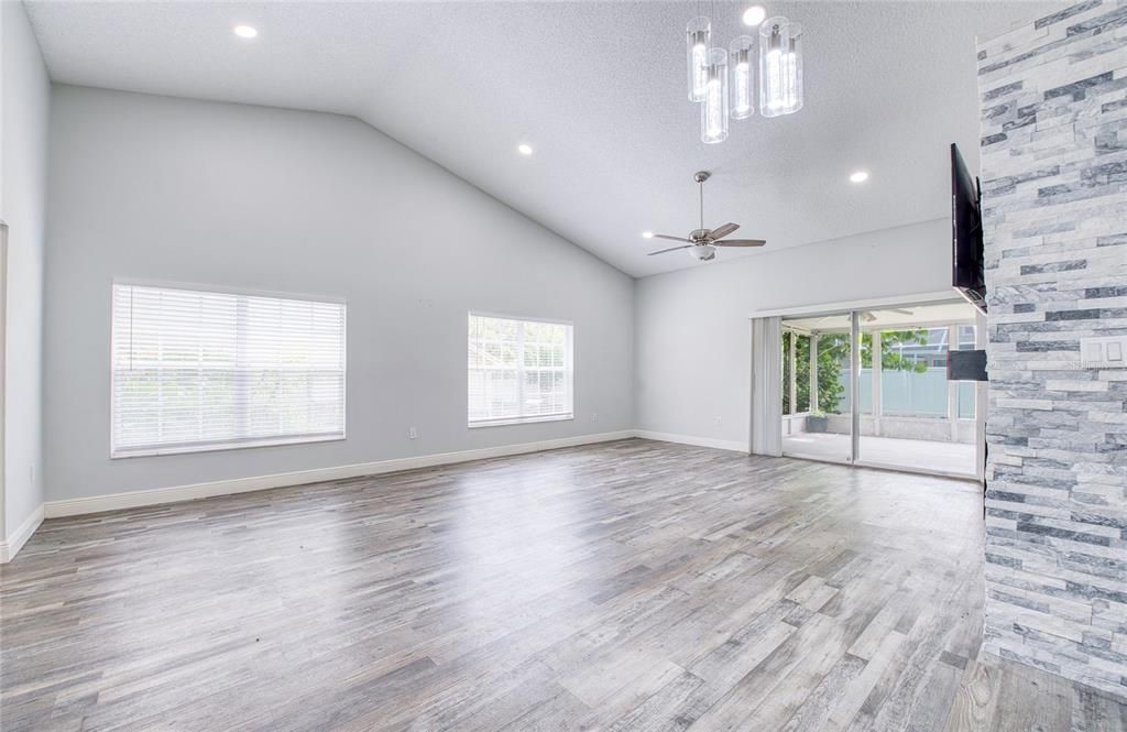 For Rent: $2,350 (3 beds, 2 baths, 1410 Square Feet)
