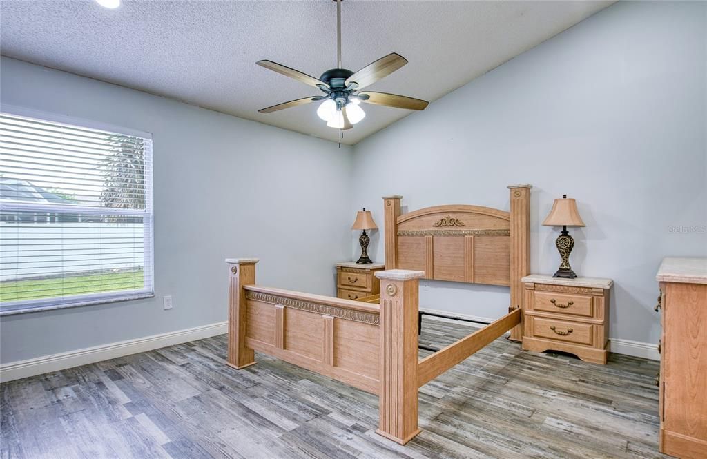 For Rent: $2,350 (3 beds, 2 baths, 1410 Square Feet)