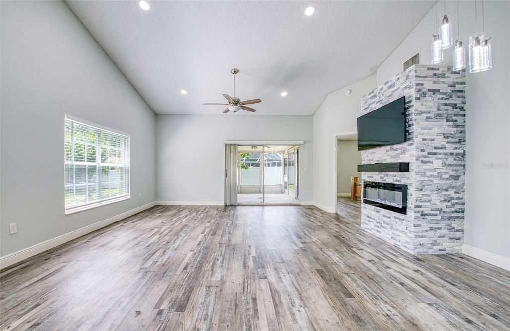 For Rent: $2,350 (3 beds, 2 baths, 1410 Square Feet)