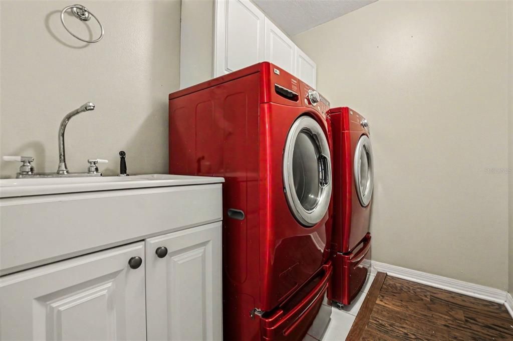 For Sale: $379,900 (3 beds, 2 baths, 2386 Square Feet)