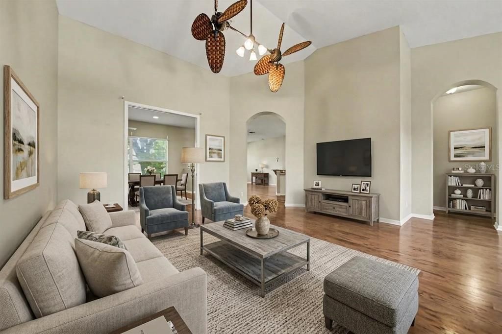 For Sale: $379,900 (3 beds, 2 baths, 2386 Square Feet)