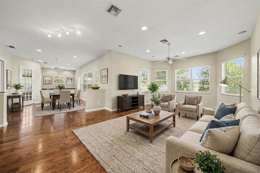 For Sale: $379,900 (3 beds, 2 baths, 2386 Square Feet)