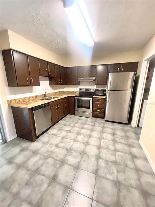 В аренду: $1,300 (1 спален, 1 ванн, 762 Квадратных фут)