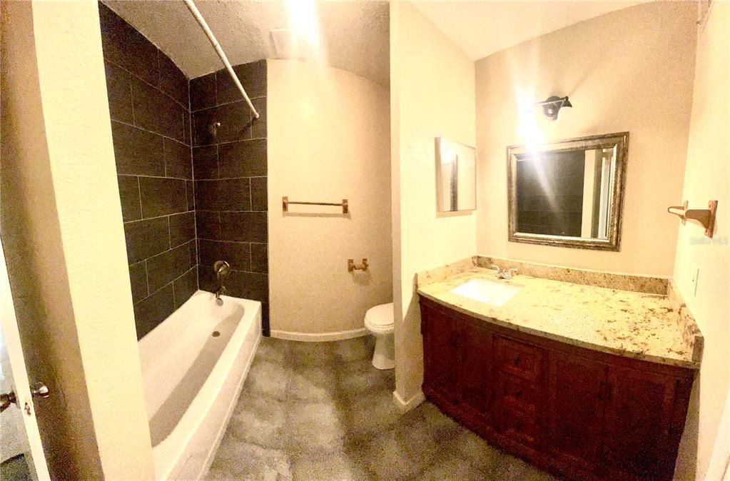 В аренду: $1,300 (1 спален, 1 ванн, 762 Квадратных фут)