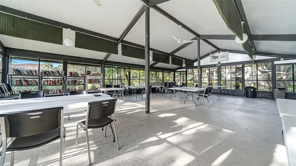For Rent: $1,400 (2 beds, 2 baths, 838 Square Feet)