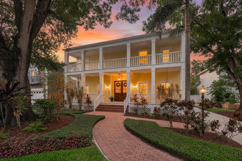 For Sale: $1,495,000 (4 beds, 3 baths, 2904 Square Feet)
