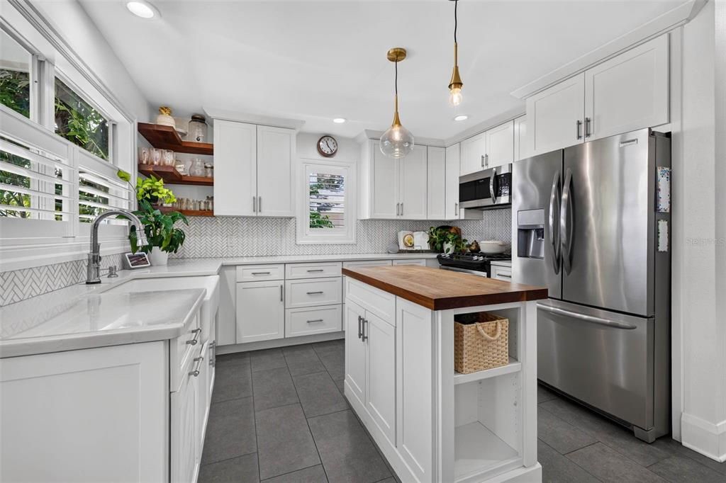For Sale: $1,495,000 (4 beds, 3 baths, 2904 Square Feet)