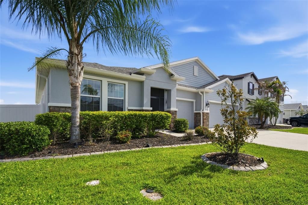 For Rent: $3,400 (4 beds, 3 baths, 2933 Square Feet)