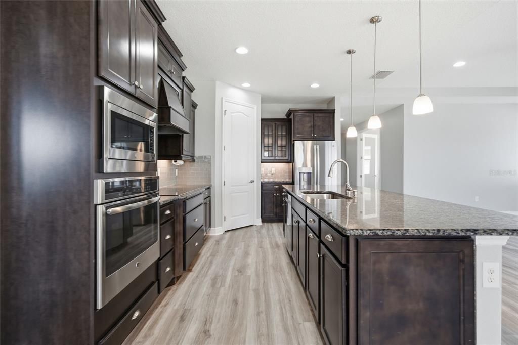 For Rent: $3,400 (4 beds, 3 baths, 2933 Square Feet)