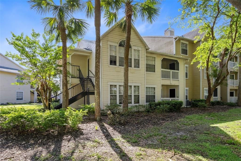 For Sale: $199,000 (2 beds, 2 baths, 934 Square Feet)