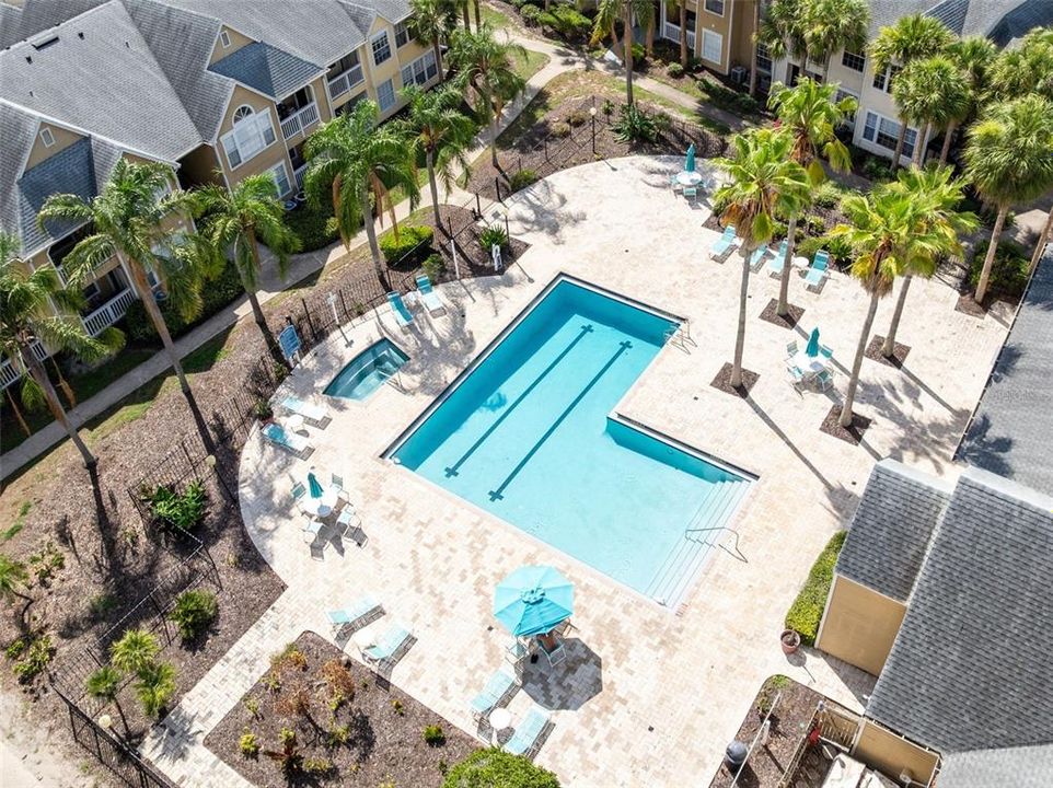 For Sale: $199,000 (2 beds, 2 baths, 934 Square Feet)