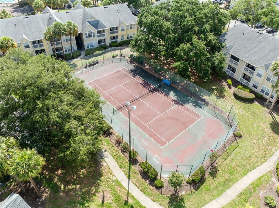 For Sale: $199,000 (2 beds, 2 baths, 934 Square Feet)