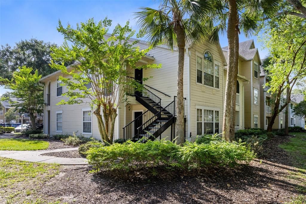 For Sale: $199,000 (2 beds, 2 baths, 934 Square Feet)
