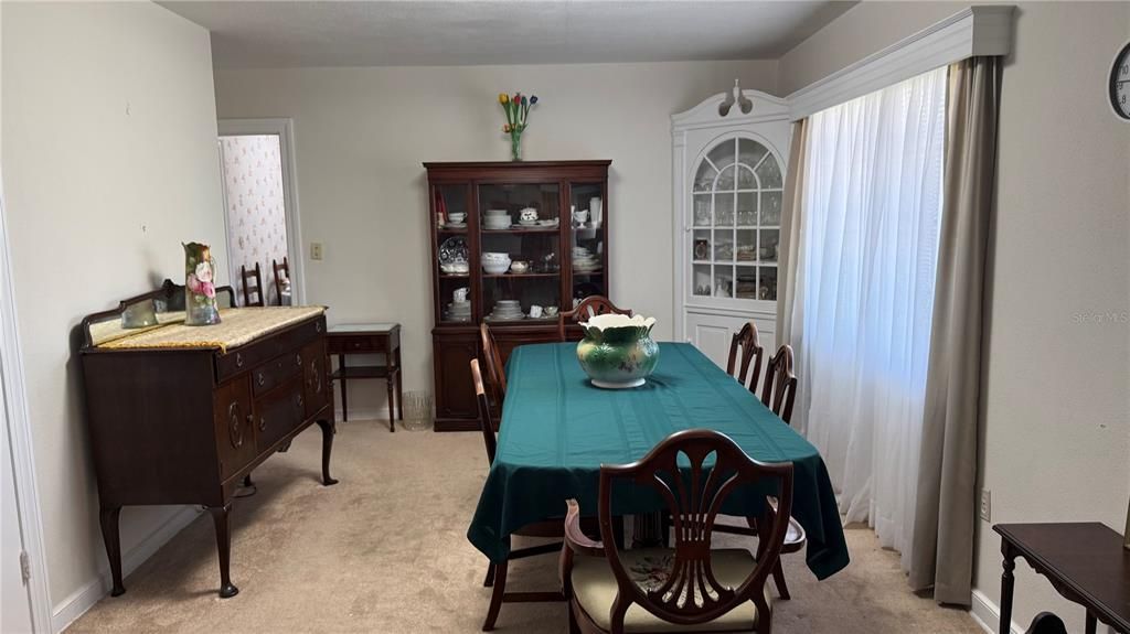 待售: $849,900 (4 贝兹, 2 浴室, 2102 平方英尺)