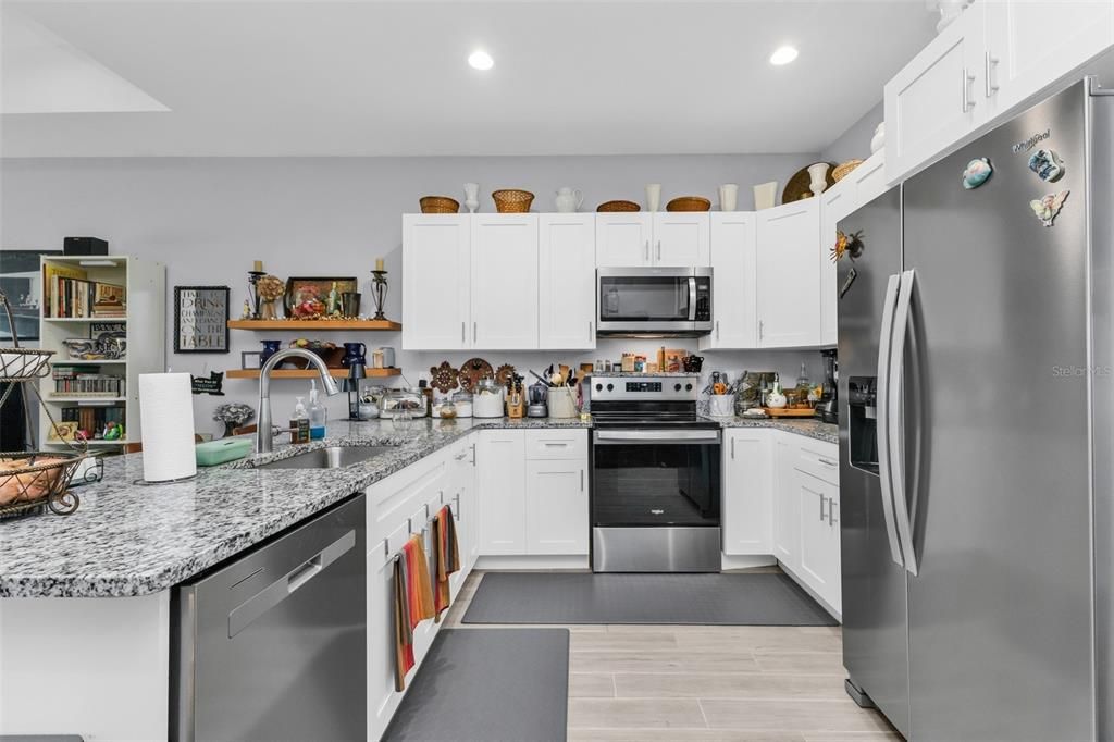 For Sale: $569,000 (6 beds, 0 baths, 2488 Square Feet)