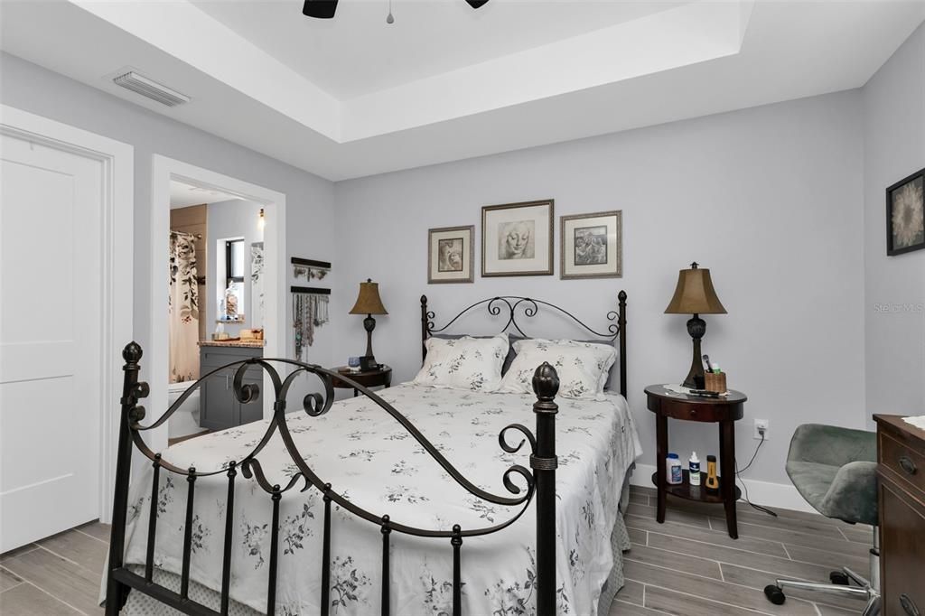 For Sale: $569,000 (6 beds, 0 baths, 2488 Square Feet)