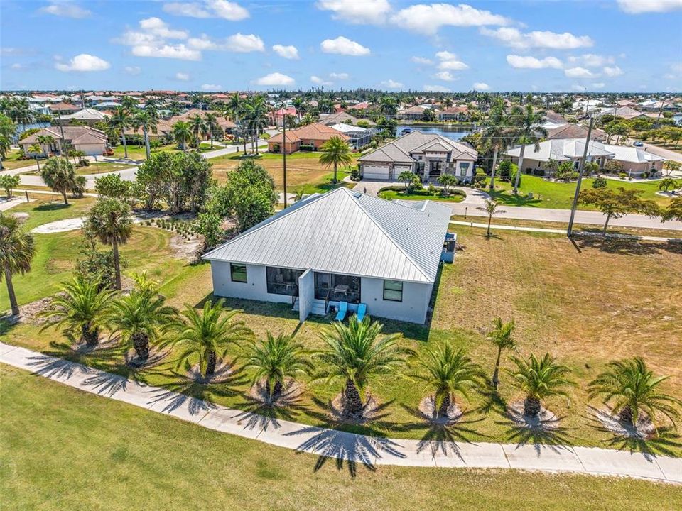 For Sale: $569,000 (6 beds, 0 baths, 2488 Square Feet)